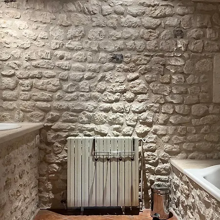 La Charentaise Doree * Juillac-le-Coq