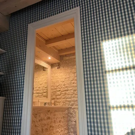 La Charentaise Doree Bed and breakfast Juillac-le-Coq